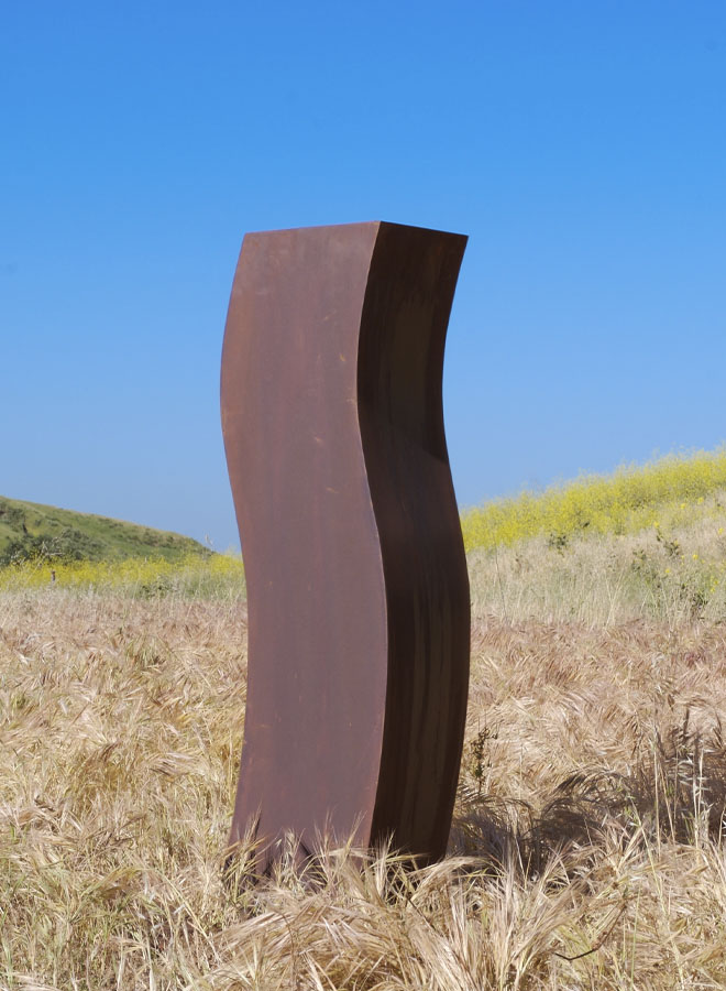 curvas sculpture